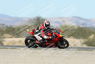 media/Dec-01-2025-Moto Forza (Mon) [[2daa91e15f]]/2-Intermediate Group/Session 3 (Turn 7 Inside Pans)/